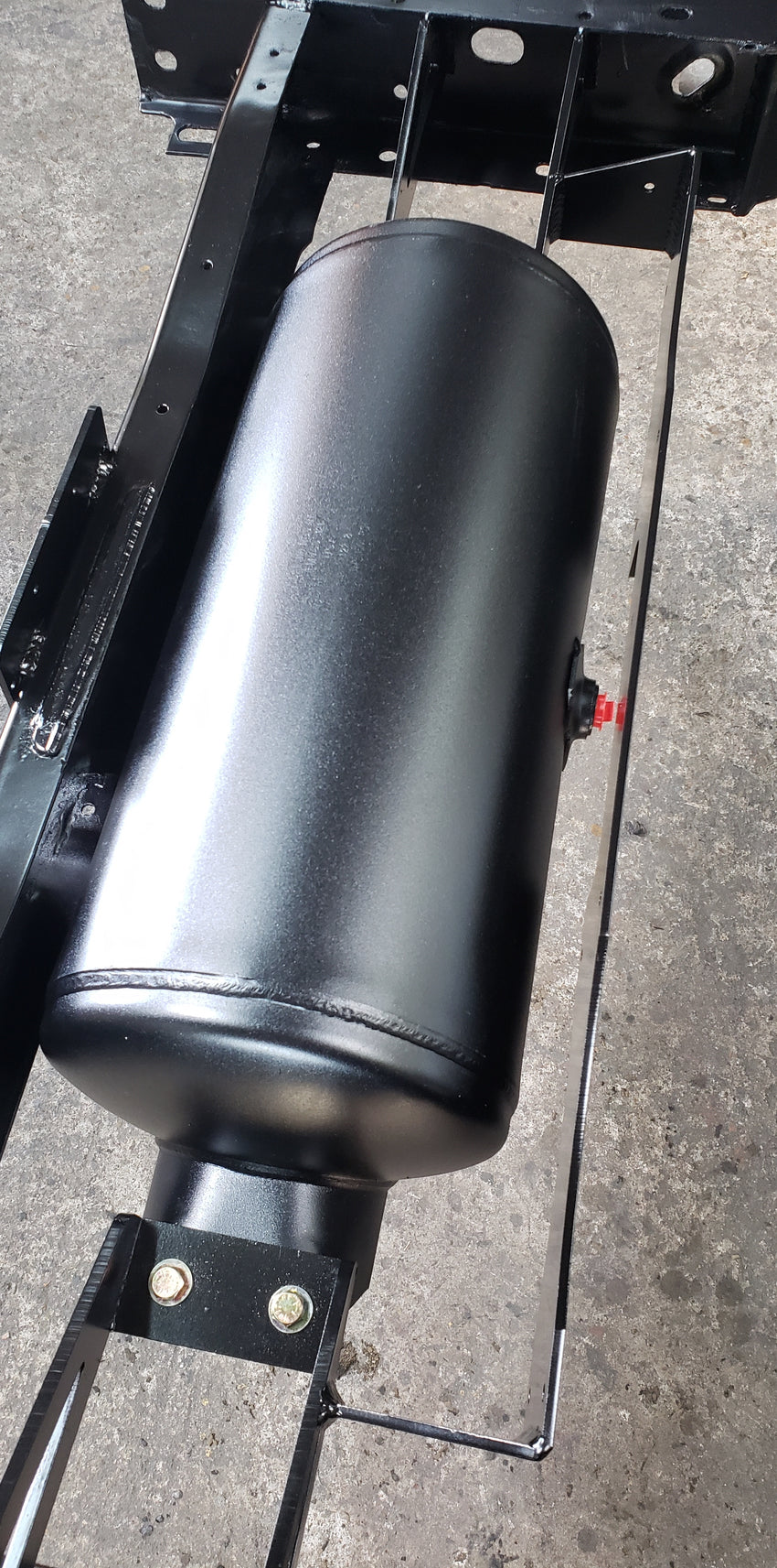 7 Gallon Air Tank for Airbags Universal Fit